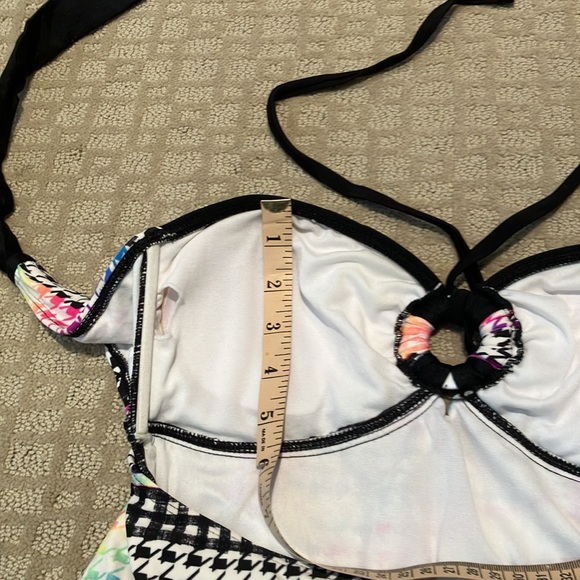 Ocean Pacific size M patterned tankini with boy short bottoms. - Picture 12 of 14